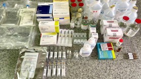 FOTO // Așa arată tratamentul administrat într-o singură zi unui pacient COVID la ATI. „Nu se poate compara costul cu cel al unui vaccin”